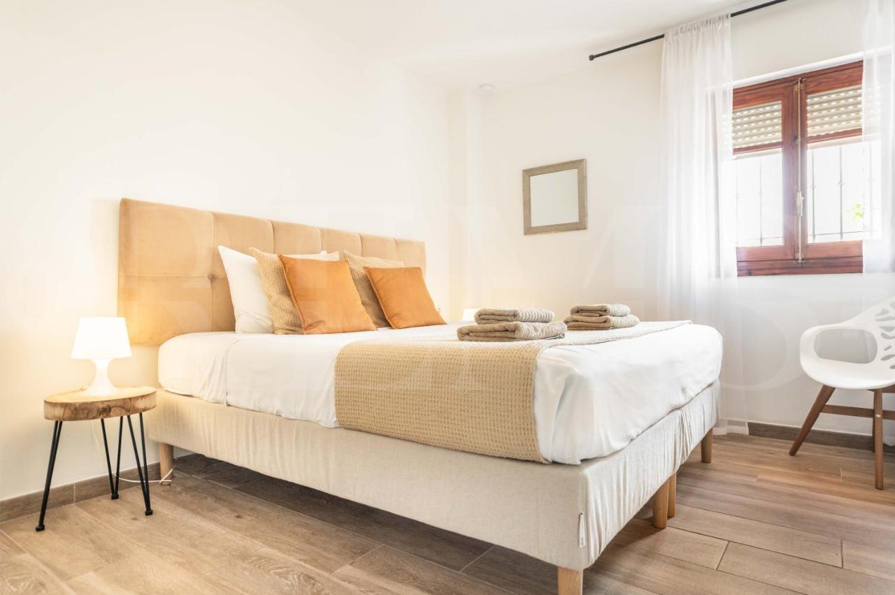 Spacious Apartment Next To Plaza De La Merced By Rems Málaga Eksteriør bilde