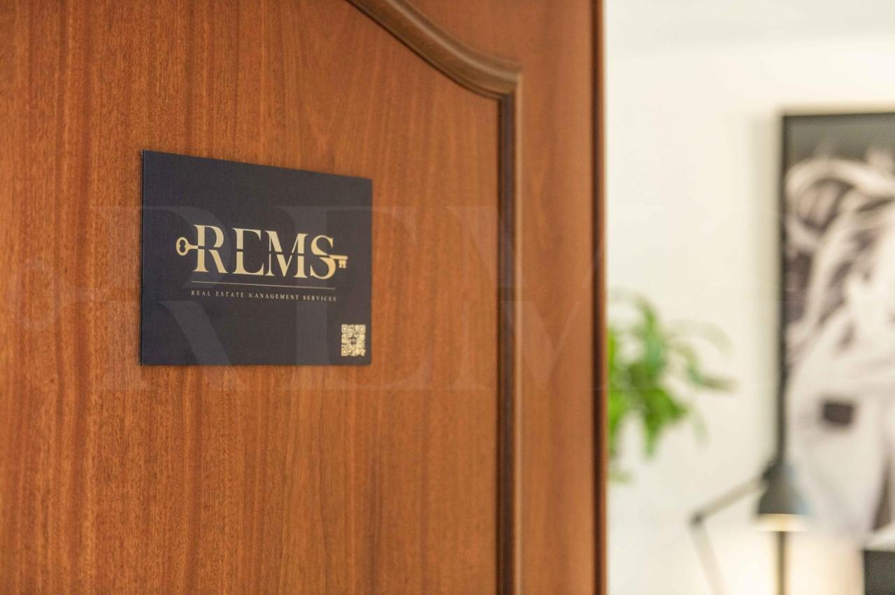 Spacious Apartment Next To Plaza De La Merced By Rems Málaga Eksteriør bilde
